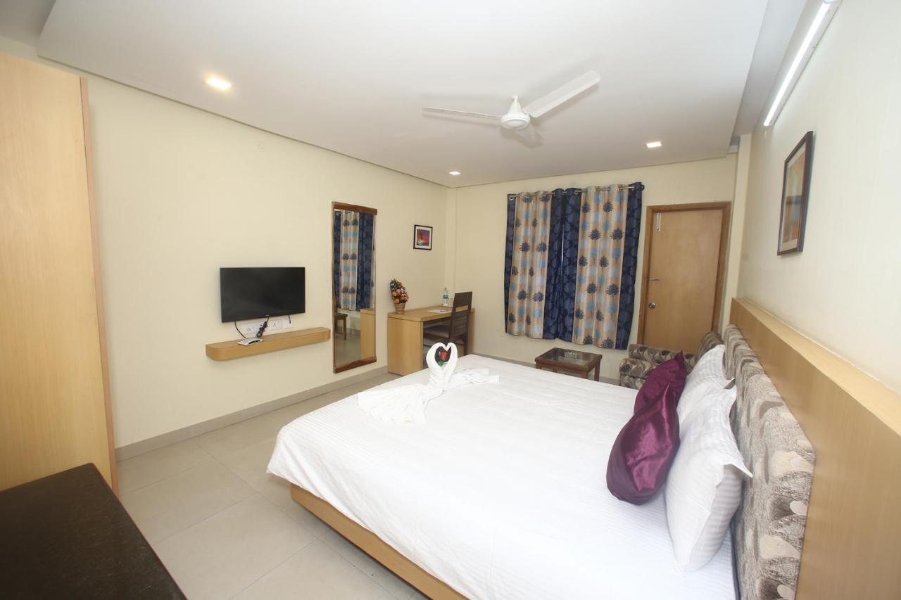 Kgl Grand Hotel Csennai Kültér fotó
